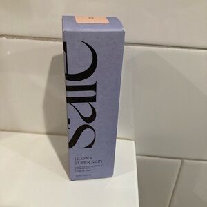 💄#12 Saie Glowy Super Skin Lightweight Luminous Foundation